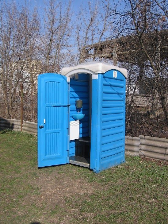 Туалетная кабинка для дачи